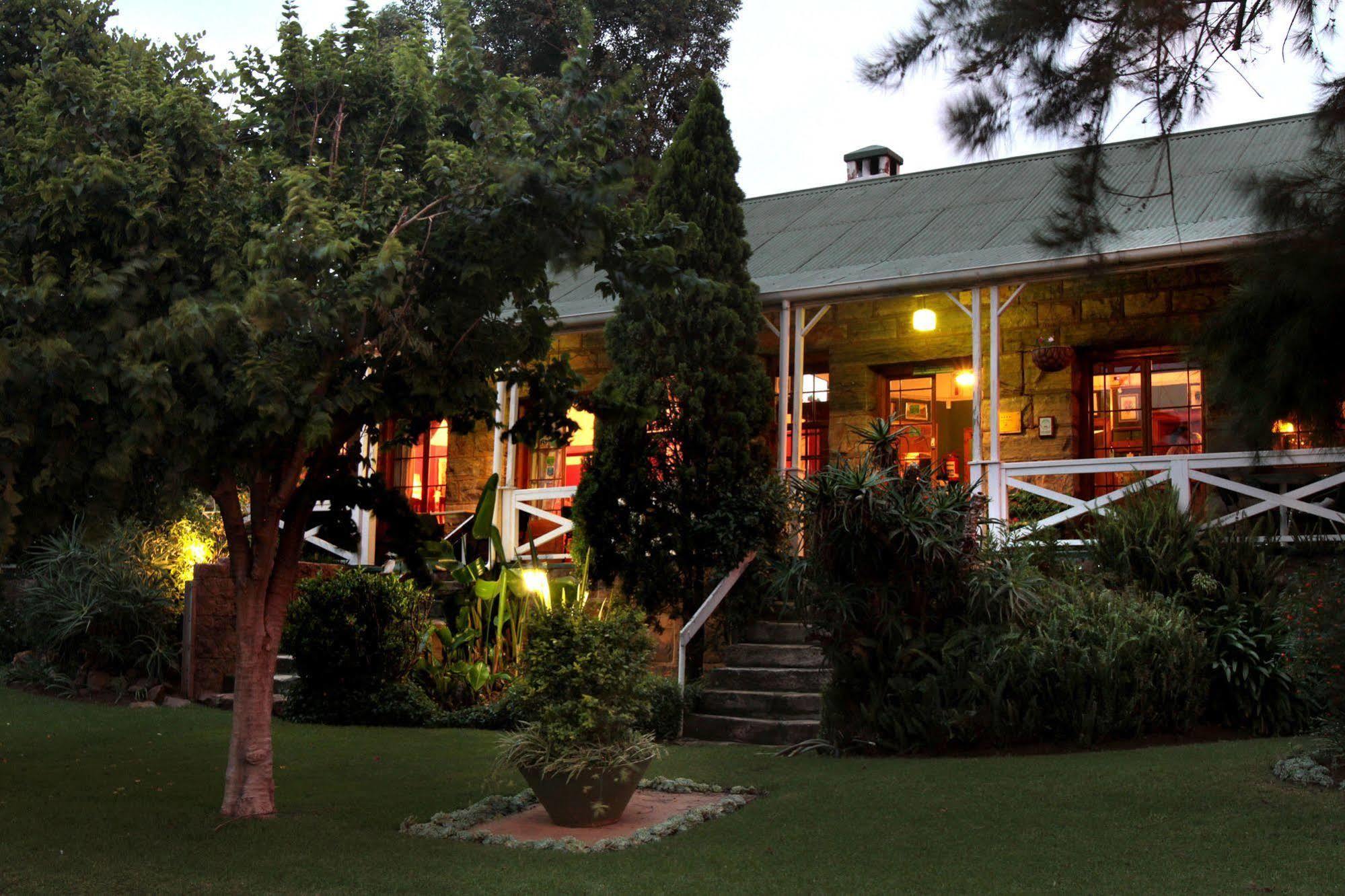Shamrock Arms Guest Lodge Waterval Boven Exterior photo